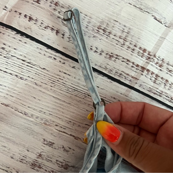 Express Denim Chambray Sleeveless Romper - Picture 4 of 7